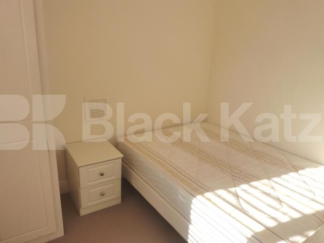 			NEW INSTRUCTION!, 2 Bedroom, 1 bath, 1 reception Flat			 St Stephens Gardens, NOTTING HILL